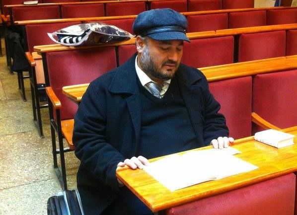 התפלל. אבוטבול באומן.