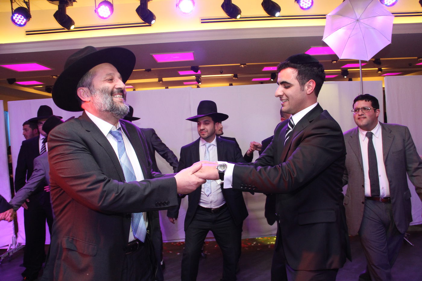 גלריה: ישי כהן התחתן, כולם באו לאחל מזל טוב