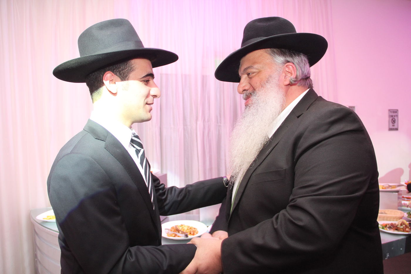 גלריה: ישי כהן התחתן, כולם באו לאחל מזל טוב