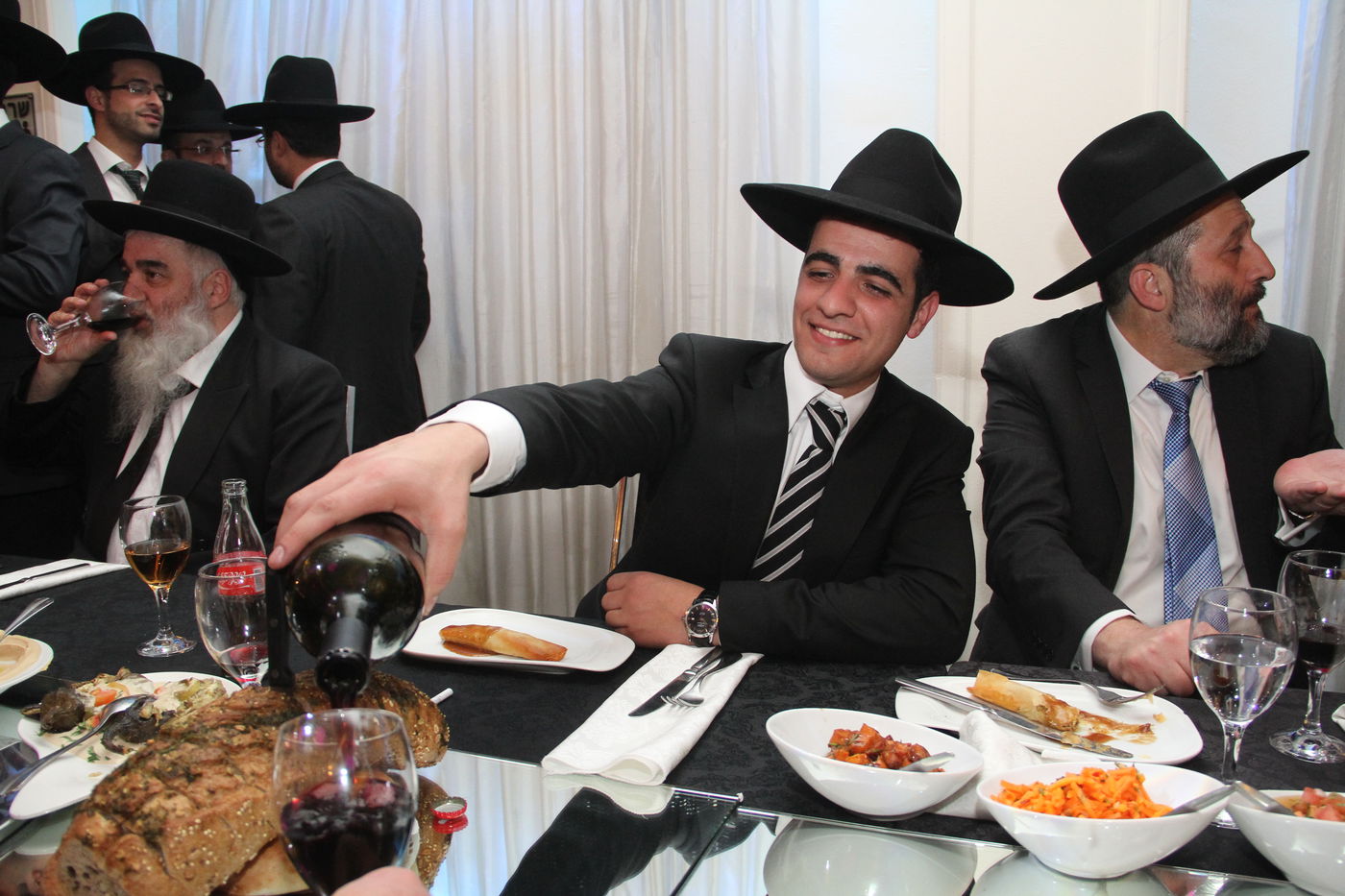 גלריה: ישי כהן התחתן, כולם באו לאחל מזל טוב