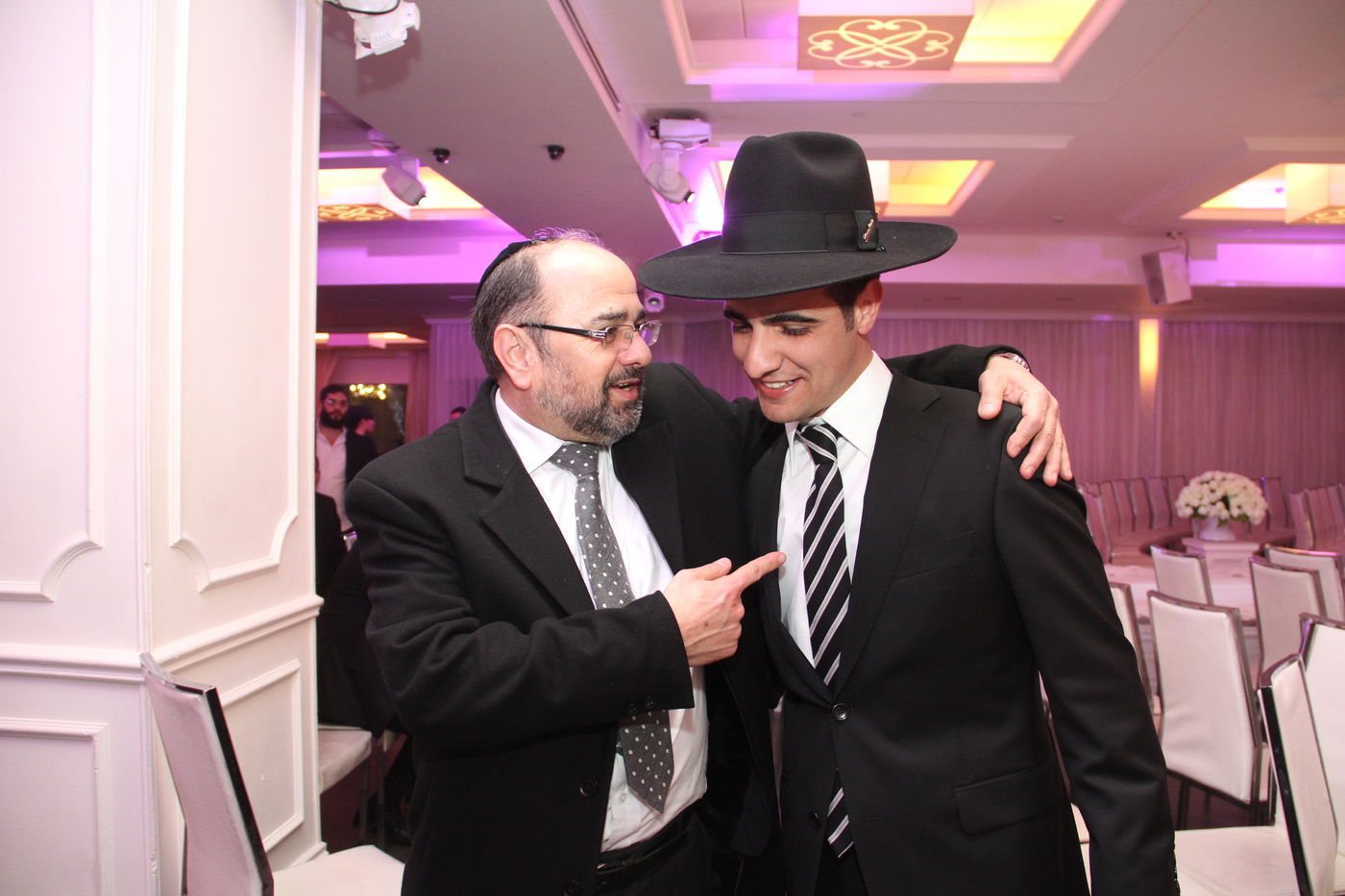 גלריה: ישי כהן התחתן, כולם באו לאחל מזל טוב