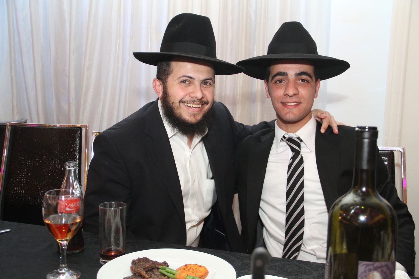 גלריה: ישי כהן התחתן, כולם באו לאחל מזל טוב