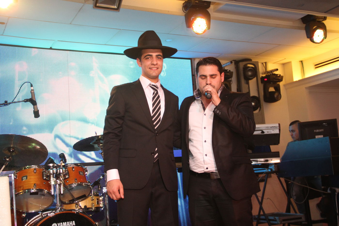 גלריה: ישי כהן התחתן, כולם באו לאחל מזל טוב