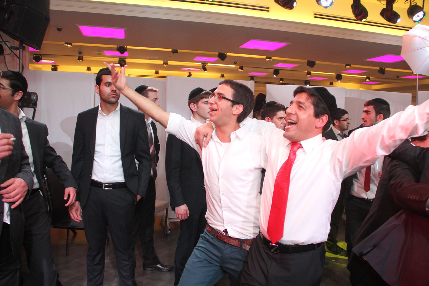 גלריה: ישי כהן התחתן, כולם באו לאחל מזל טוב