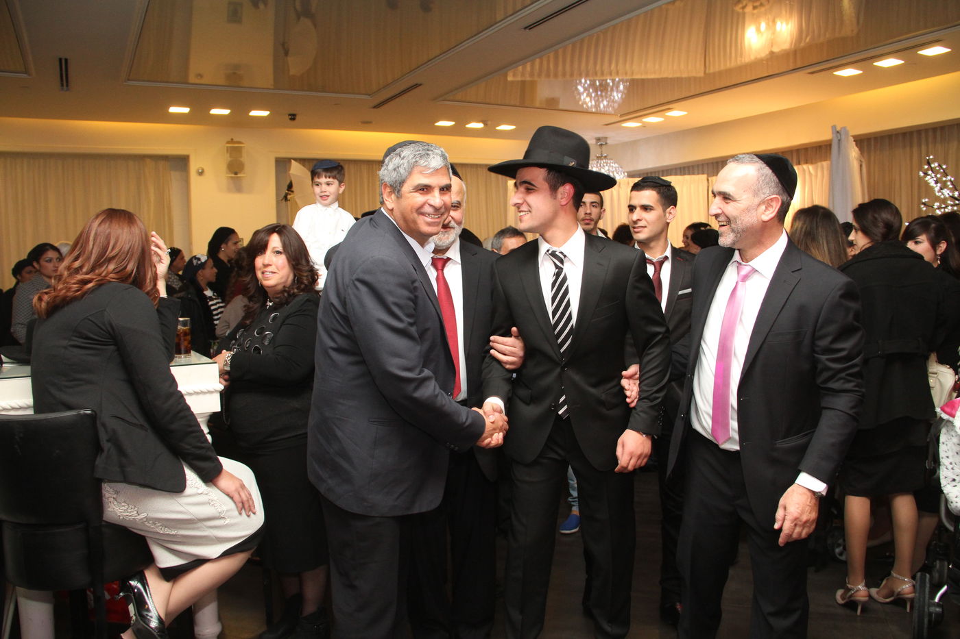 גלריה: ישי כהן התחתן, כולם באו לאחל מזל טוב