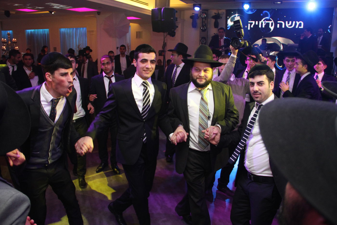 גלריה: ישי כהן התחתן, כולם באו לאחל מזל טוב