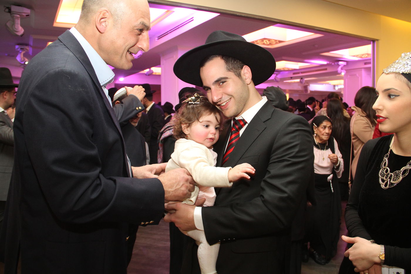 גלריה: ישי כהן התחתן, כולם באו לאחל מזל טוב