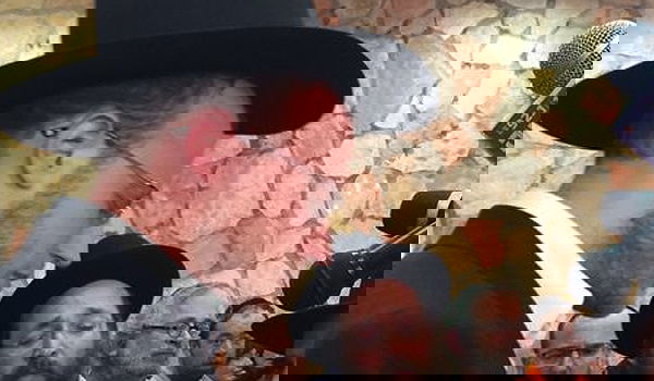 האב ספד בבכי: "בלילה שתיהן עוד רקדו, מישהו בא וחטף אותן"