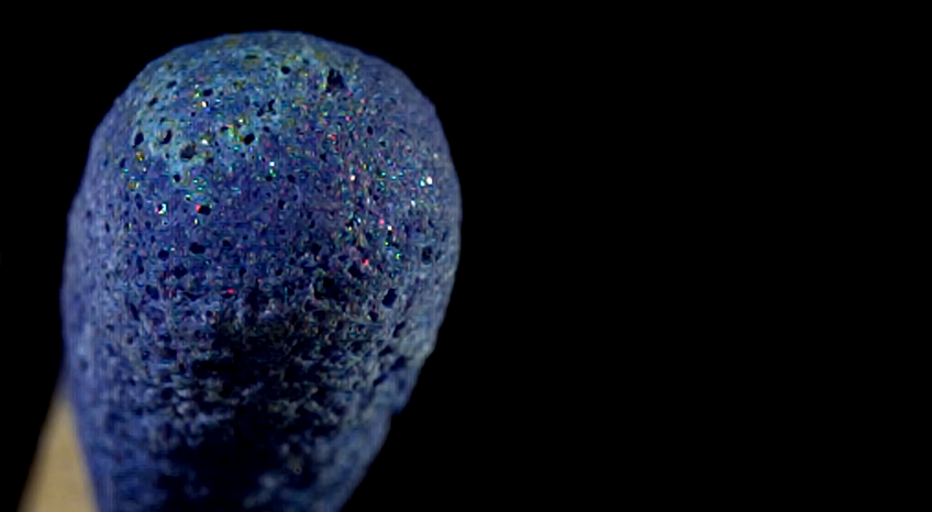 מהפנט: גפרור נשרף בהילוך איטי