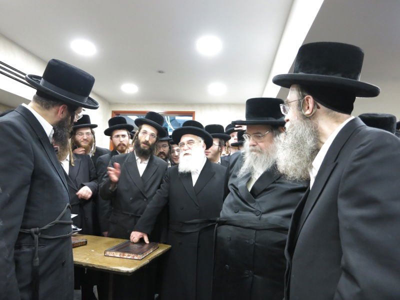 התרגשות בבעלזא: טקס חנוכת הרחבת בית המדרש