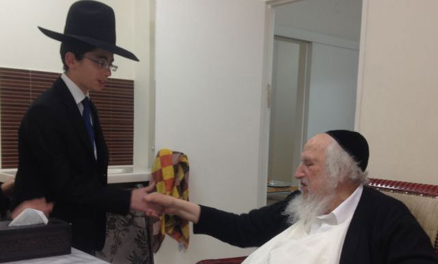 תיעוד: הנכד המשותף התברך אצל הרב שמואל אוירבך