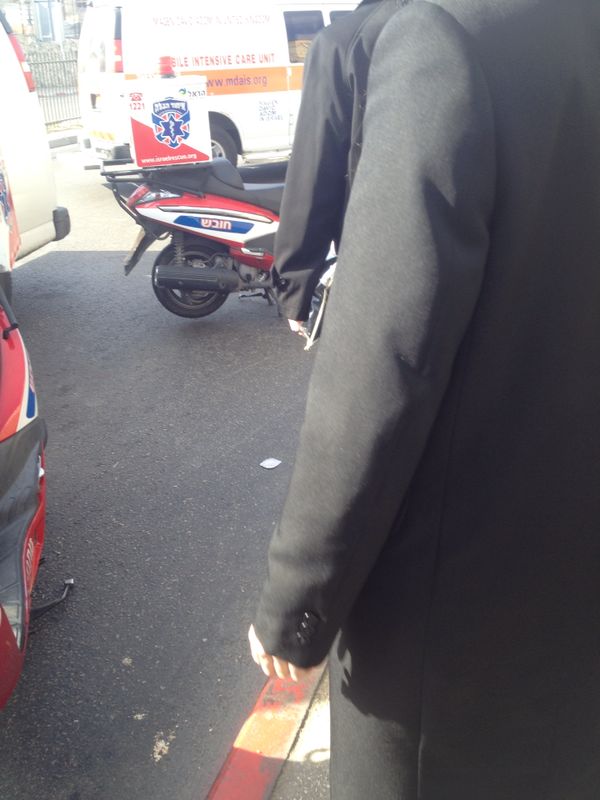 אסון בירושלים: אוטובוס פגע בחרדי, מצבו קשה