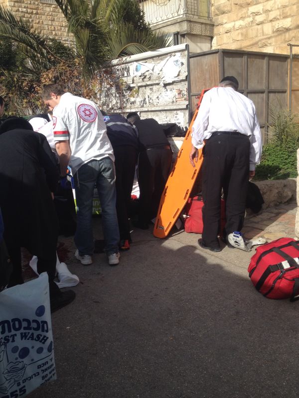 אסון בירושלים: אוטובוס פגע בחרדי, מצבו קשה