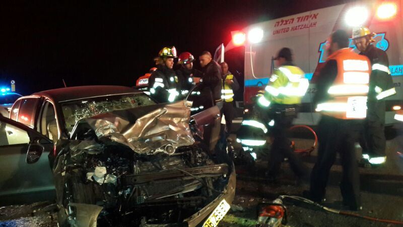 כביש 6: אדם נהרג בהתנגשות עם משאית