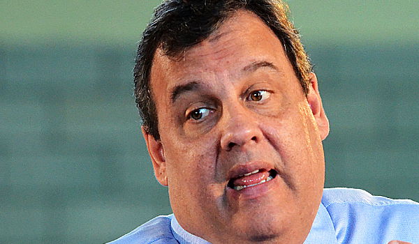 כריס כריסטי, מסתבך