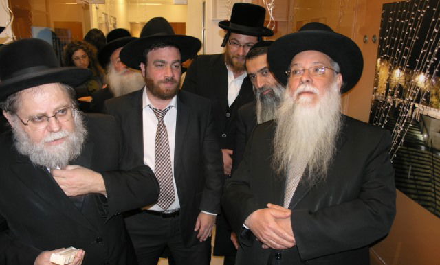 הרב מלכה והרב גרוסמן בטקס