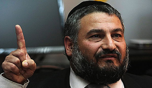 משמאל: ראש העיר משה אבוטבול