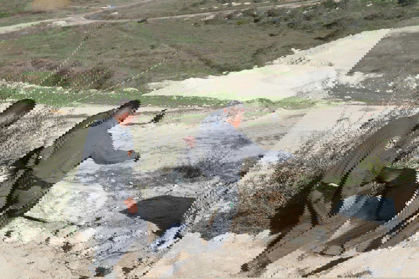 בית שמש: עשרות מחו על חילול קברים לטענתם במתחם גולובנציץ