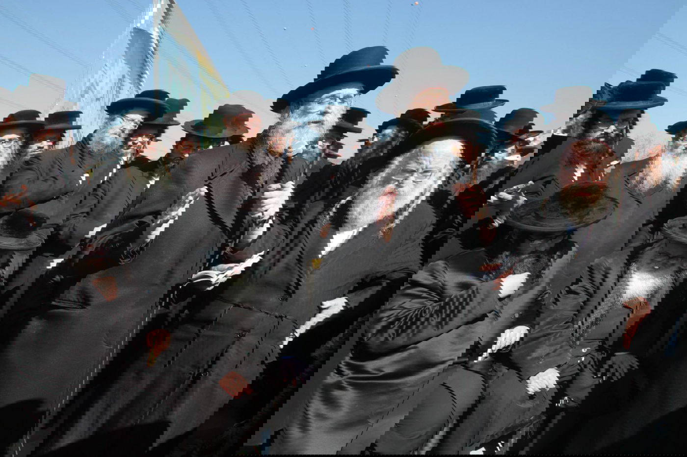 בית שמש: עשרות מחו על חילול קברים לטענתם במתחם גולובנציץ