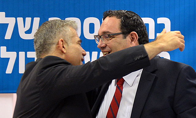 מרוצים מההחלטה? שר האוצר יאיר לפיד ושר החינוך שי פירון