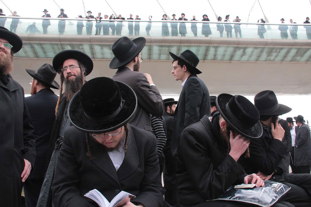 הפגנות הפלג הירושלמי נגד גזירות הגיוס: תיעוד ענק