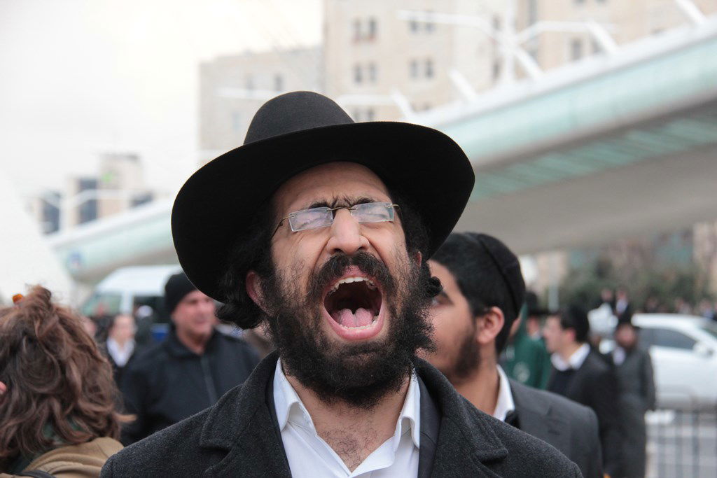 הפגנות הפלג הירושלמי נגד גזירות הגיוס: תיעוד ענק