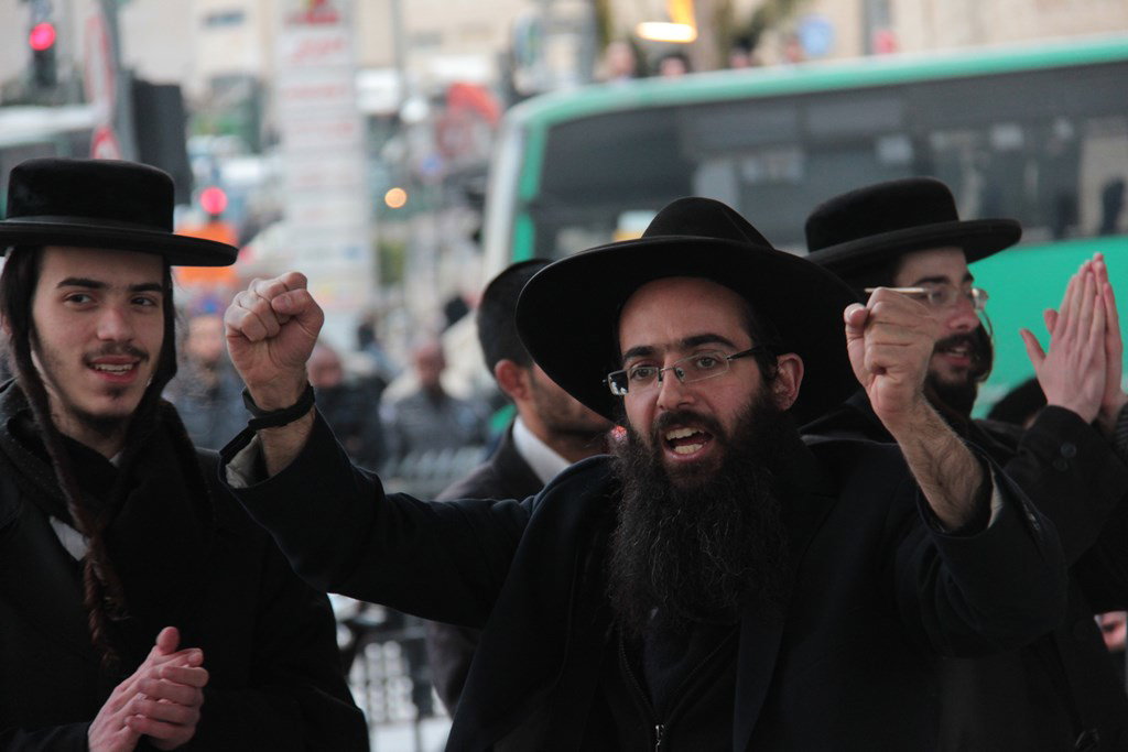 הפגנות הפלג הירושלמי נגד גזירות הגיוס: תיעוד ענק