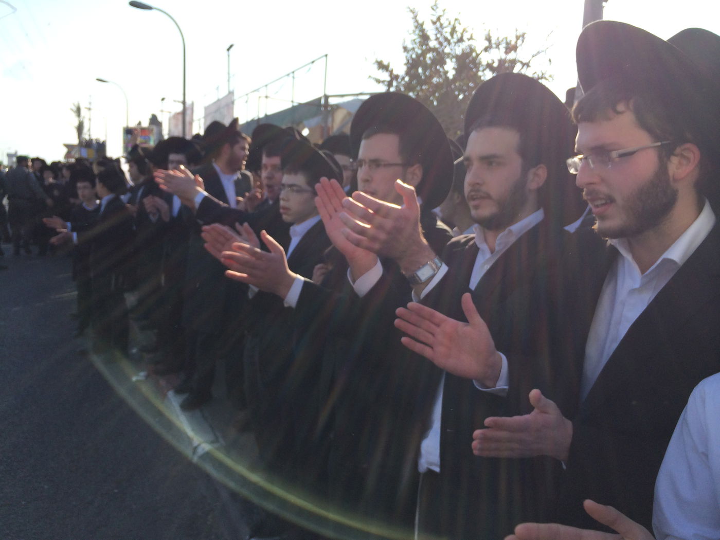 הפגנות סוערות נגד מעצר תלמיד ישיבה; 24 נעצרו