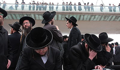 הפגנות הפלג הירושלמי נגד גזירות הגיוס: תיעוד ענק