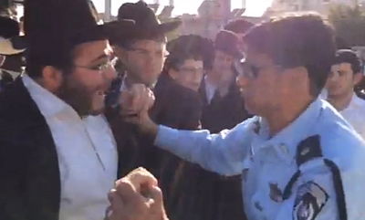 צפו בוידאו: הפגנה סוערת בבני ברק