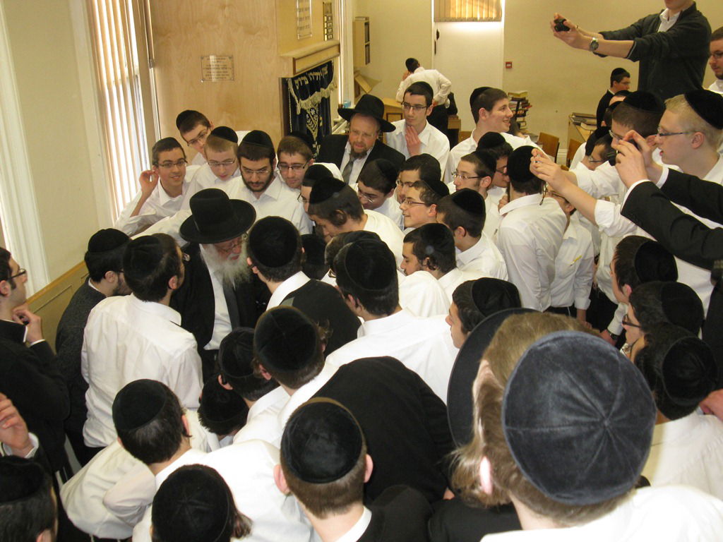 תיעוד: הרב ברוך דב פוברסקי בביקור באנגליה