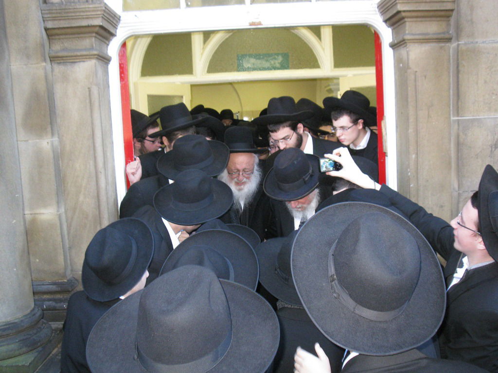 תיעוד: הרב ברוך דב פוברסקי בביקור באנגליה