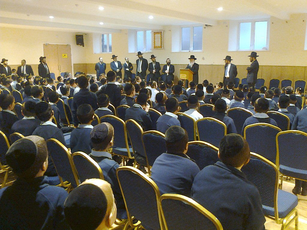 תיעוד: הרב ברוך דב פוברסקי בביקור באנגליה