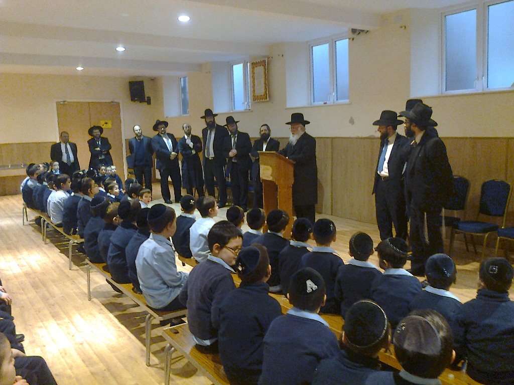 תיעוד: הרב ברוך דב פוברסקי בביקור באנגליה