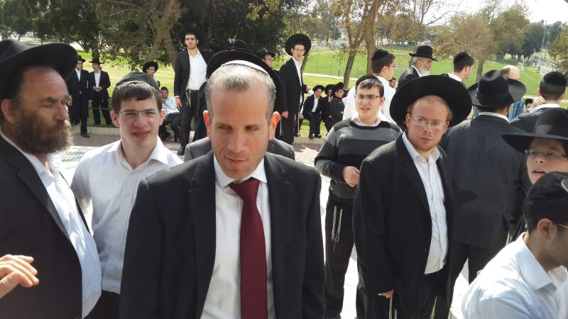 בית המשפט, הבוקר