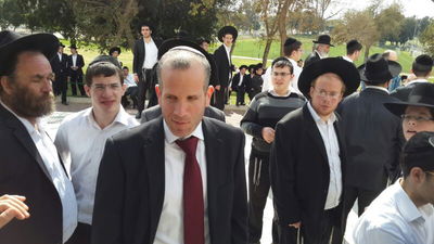 בית המשפט, הבוקר