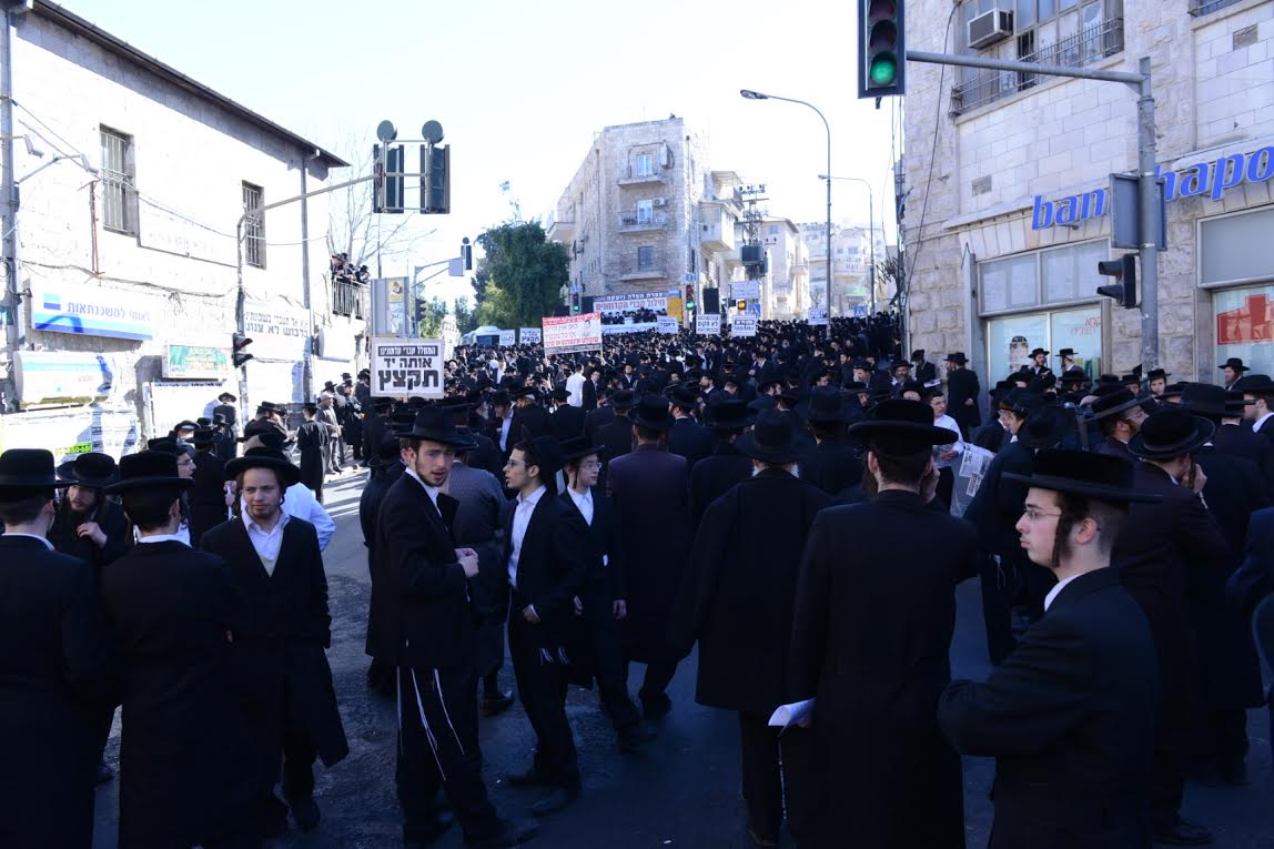 למרות איומי הראב"ד: הרב וייס נכח בעצרת בבית שמש