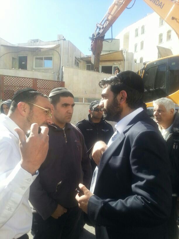 עיריית ירושלים הורסת בית כנסת בגילה בגלל מרפסת