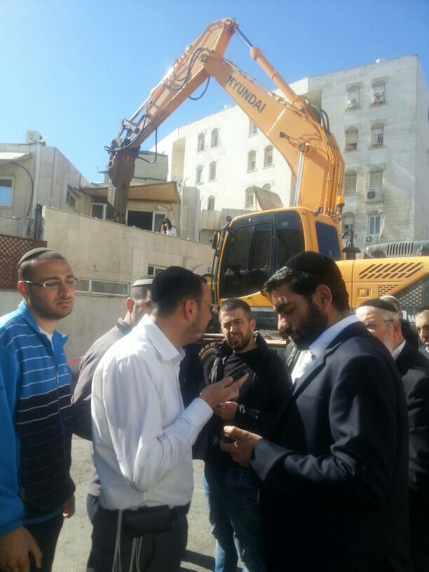 עיריית ירושלים הורסת בית כנסת בגילה בגלל מרפסת