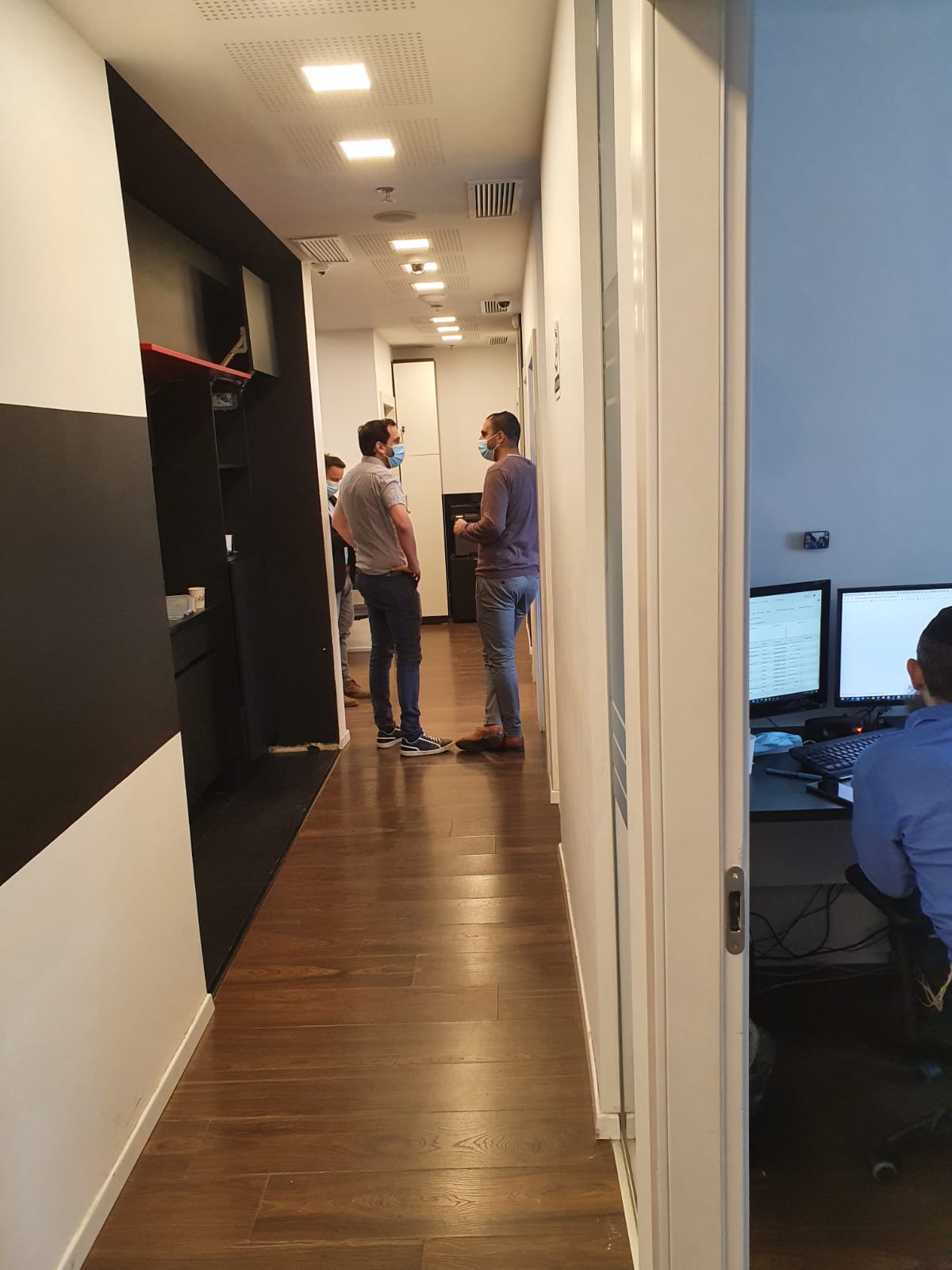 המנכ"ל הסרוג עם הלשעבר הכמעט מועמד לכנסת