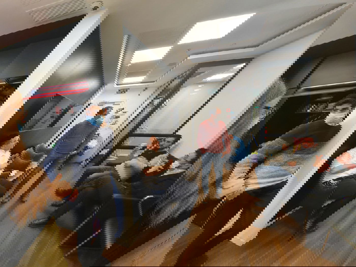 כשבמשרדי כיכר נופל האינטרנט....