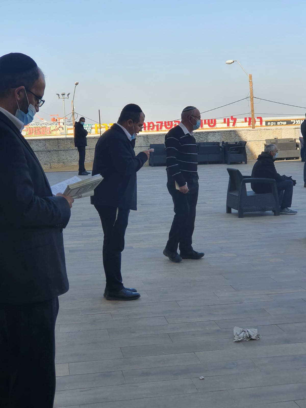 ראש הכוילל ומנהל התוכן השיווקי וה.. בעוברו לפני התיבה