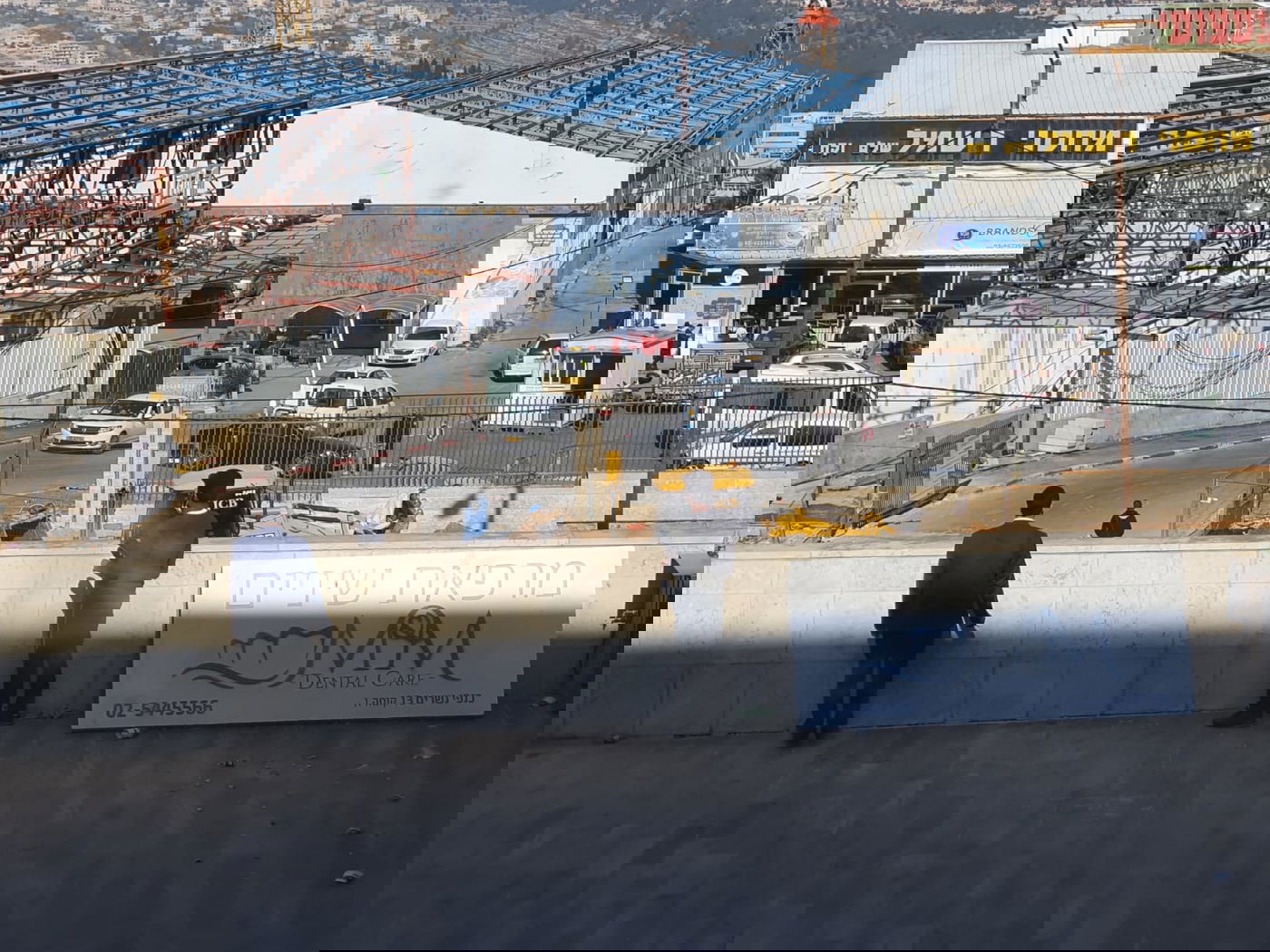 פינת העישון לעובדי חברות הבת של 'כיכר'...