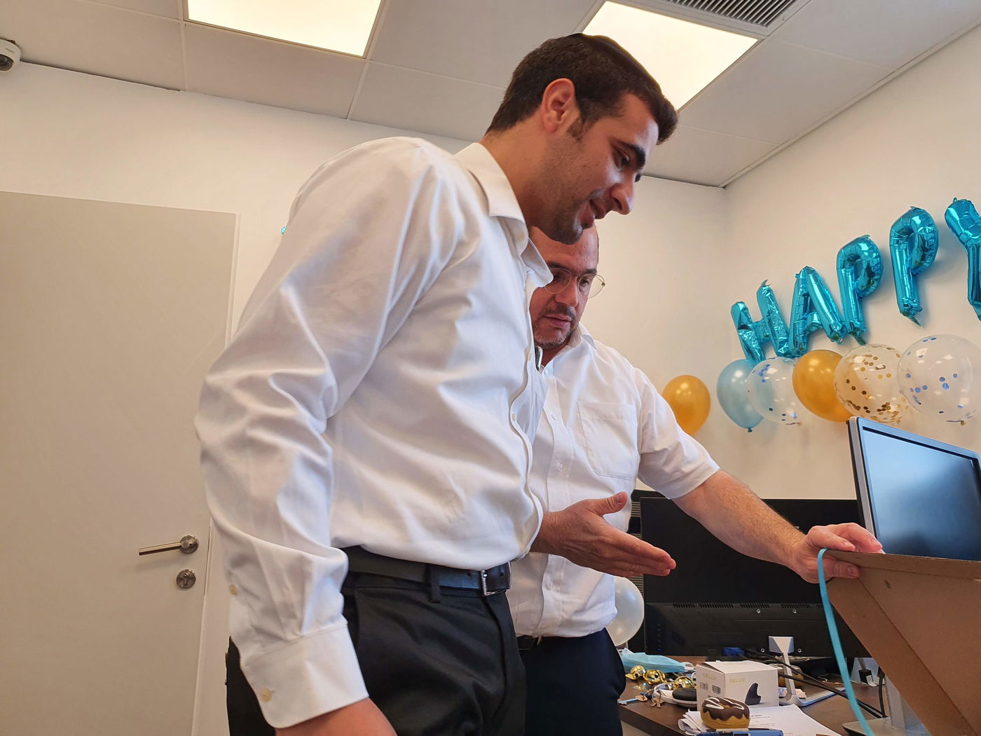 התכבד בנוכחותו ישי כהן כתב ומראיין בכיר בכיכר...