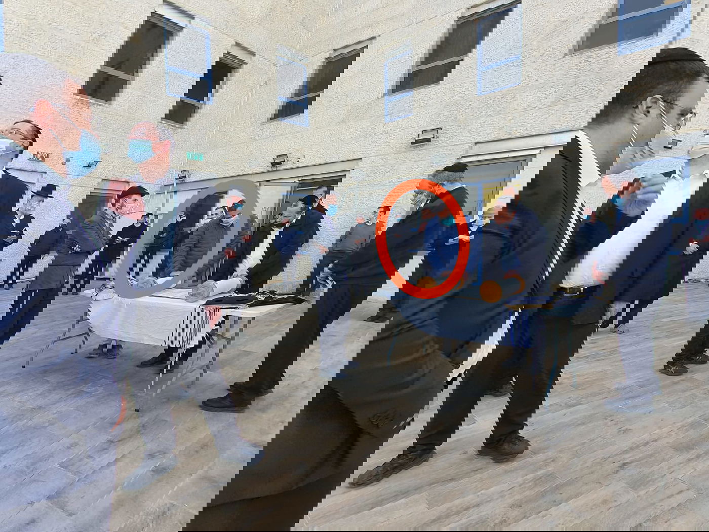 ואיך אפשר בלי שוקי איש המחשבים של כיכר..במנחה של תענית אסתר עם כמעט כל עובדי כיכר....