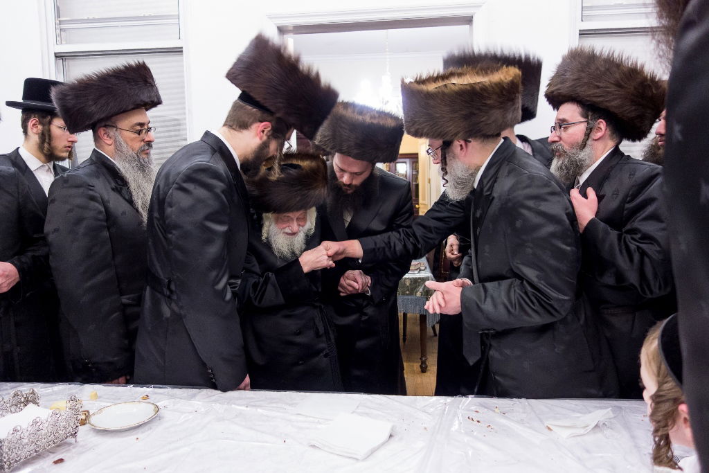 האדמו"ר מסקולען חגג בבורו פארק את נישואי נינתו בישראל