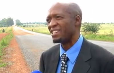 דרום אפריקה: ראיון על כביש מסוכן, וברקע - תאונה