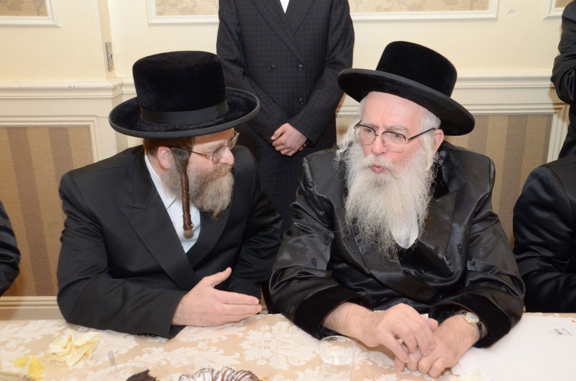 צפו בגלריה: המוהרא"ש מיבניאל חוגג אירוסין לנכדה