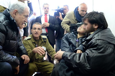 נתניהו לצד פצוע סורי, הבוקר