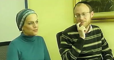 "ביררו לגבי עוד קבר לאחד מהבנים" • צפו: הנחמה של שמעון ומיכל גרוס